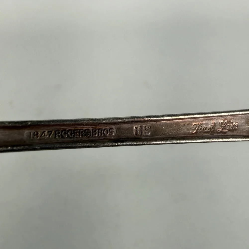 1847 Rogers Bros FIRST LOVE (IS) Silverplate Fork 6 1/4